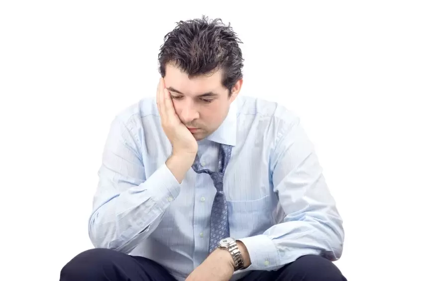 un homme a pensé à une décharge pendant l'excitation